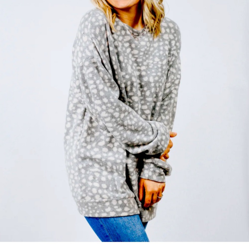NWT Adrienne women’s medium super soft long sleeve oversized sweater, grey (C)